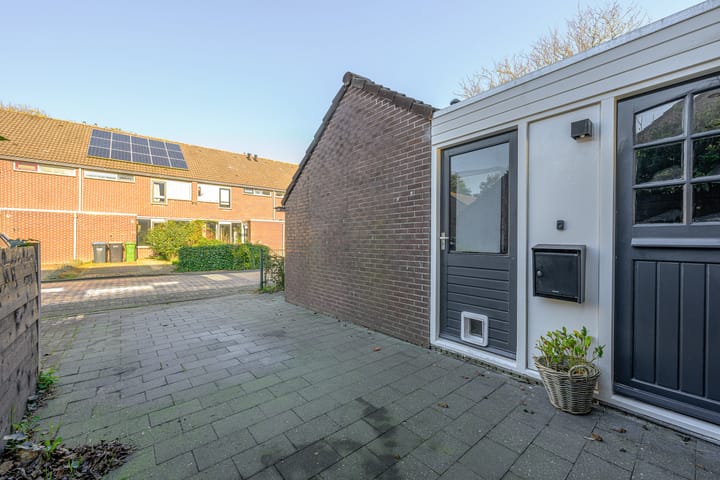 Foto 28 van Merelstraat 10