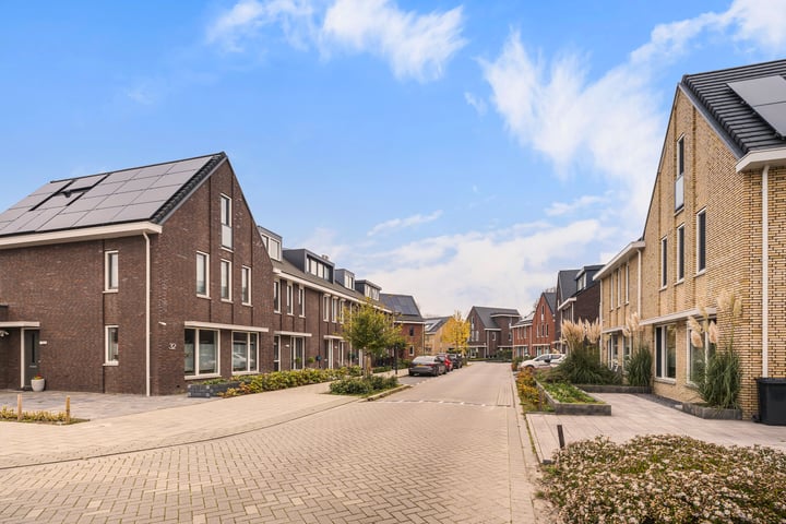 Bekijk foto 35 van Ireen Wüststraat 30