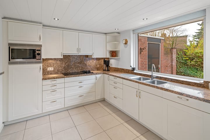 Foto 10 van Meidoornlaan 11