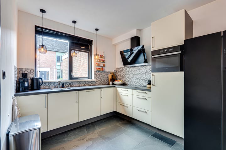 Foto 13 van De Gasperistraat 38