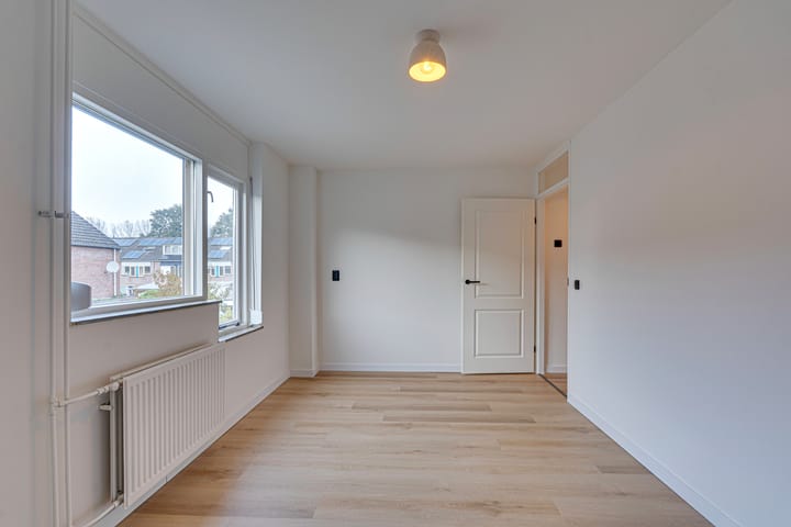 Foto 33 van De Gasperistraat 38