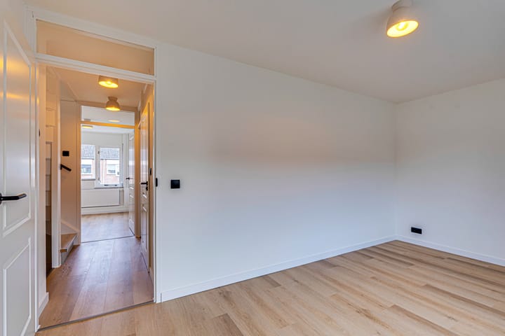 Foto 34 van De Gasperistraat 38