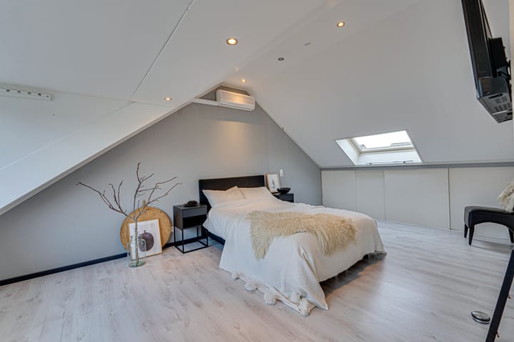 Foto 37 van De Gasperistraat 38