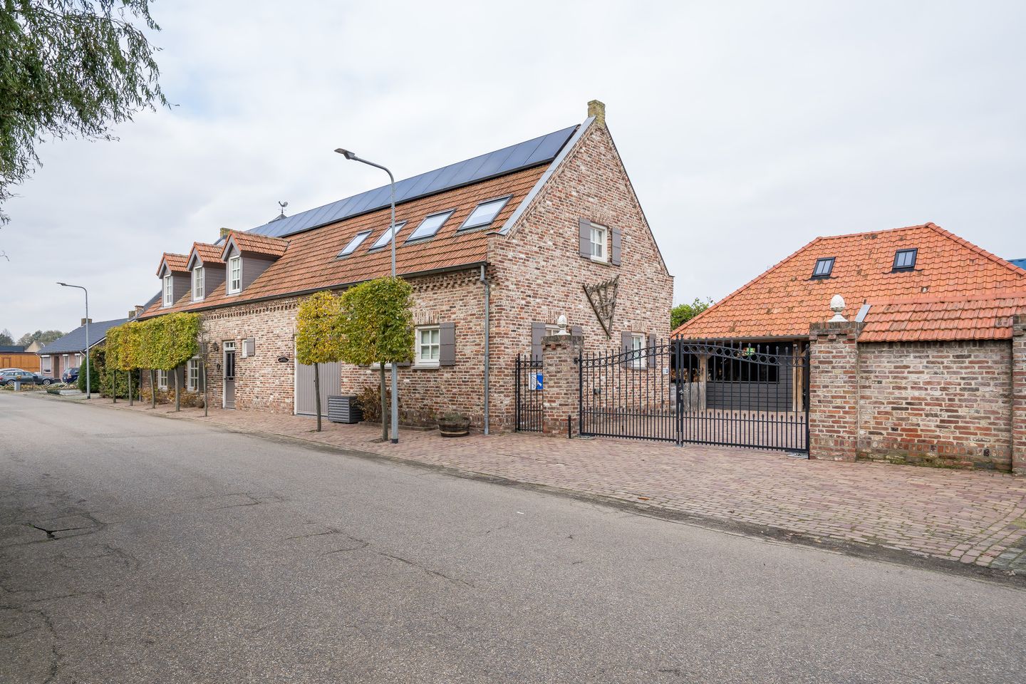 Foto 1 van Leukerstraat 47