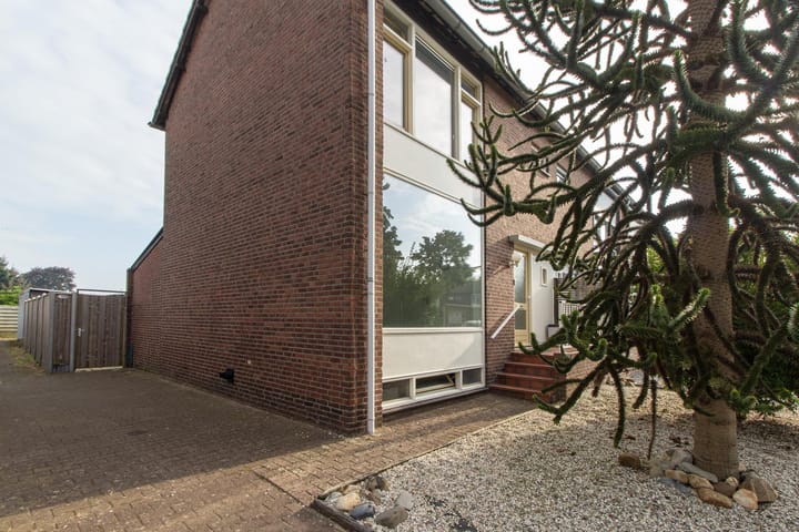 Foto 24 van Bloemenplein 5