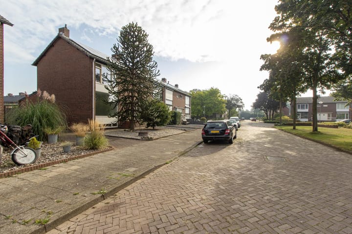 Foto 25 van Bloemenplein 5