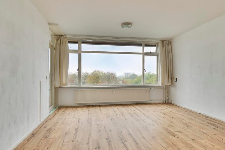 Photo 2 of Roelof Kranenburgplein 44