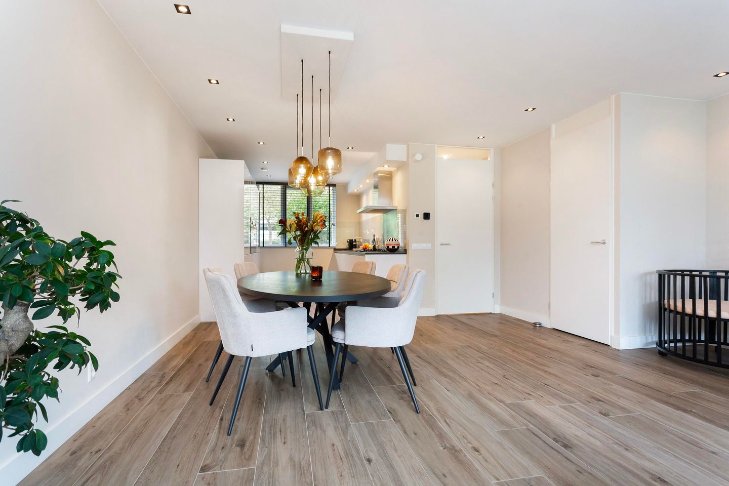 Foto 10 van Schout Van der Lelylaan 11