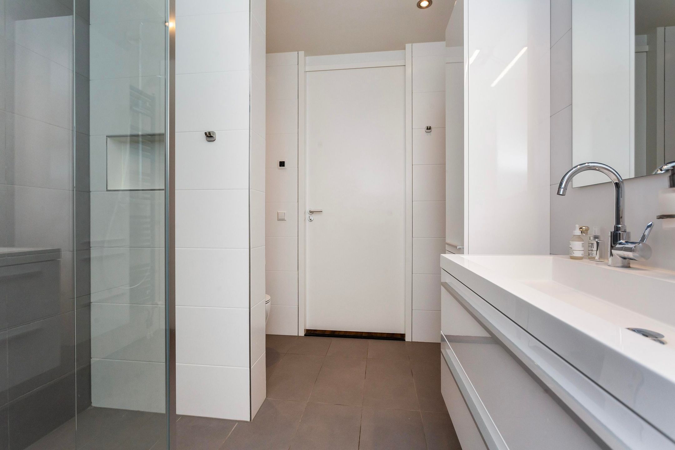 Foto 33 van Schout Van der Lelylaan 11