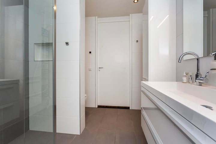 Foto 33 van Schout Van der Lelylaan 11