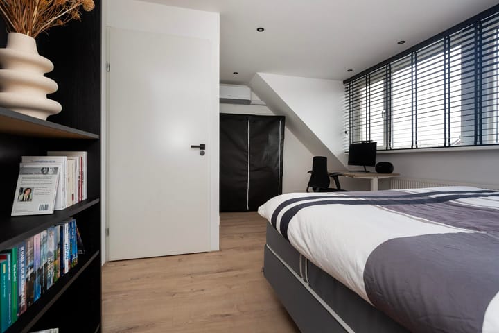 Foto 36 van Schout Van der Lelylaan 11