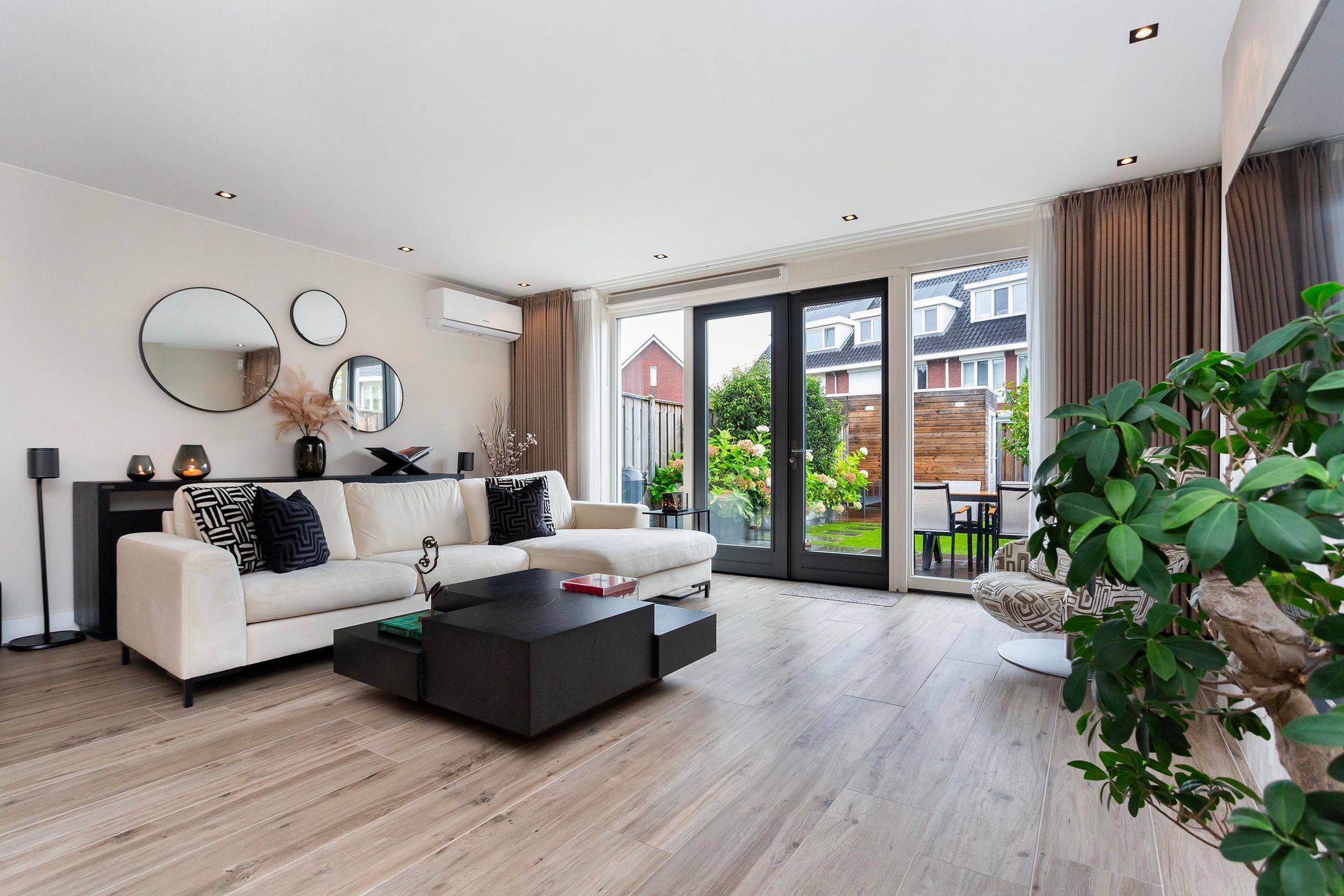 Foto 6 van Schout Van der Lelylaan 11