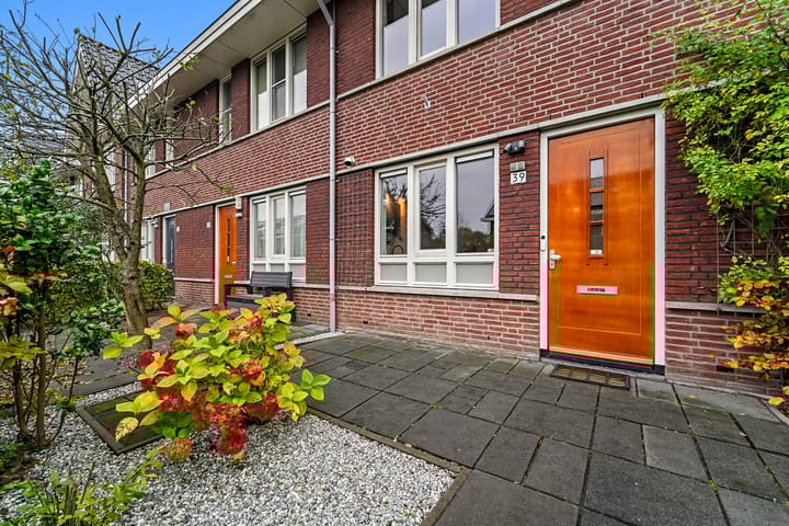 Photo 8 of Narcisstraat 39