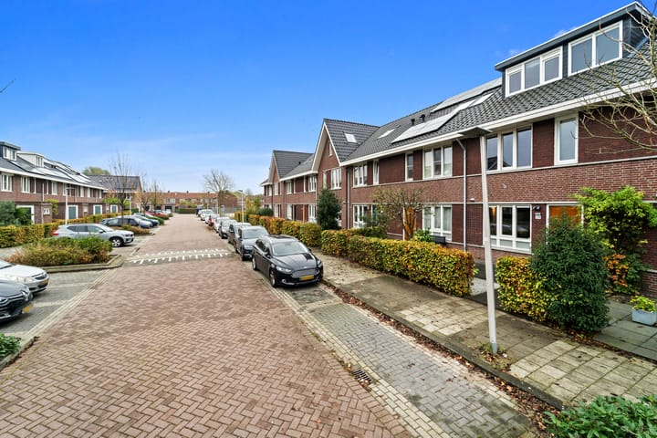 Photo 6 of Narcisstraat 39