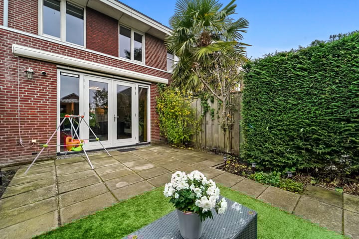 Photo 15 of Narcisstraat 39