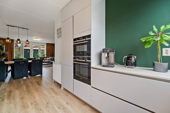 Photo 18 of Narcisstraat 39