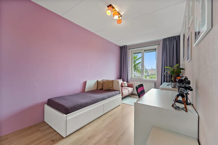 Photo 21 of Narcisstraat 39