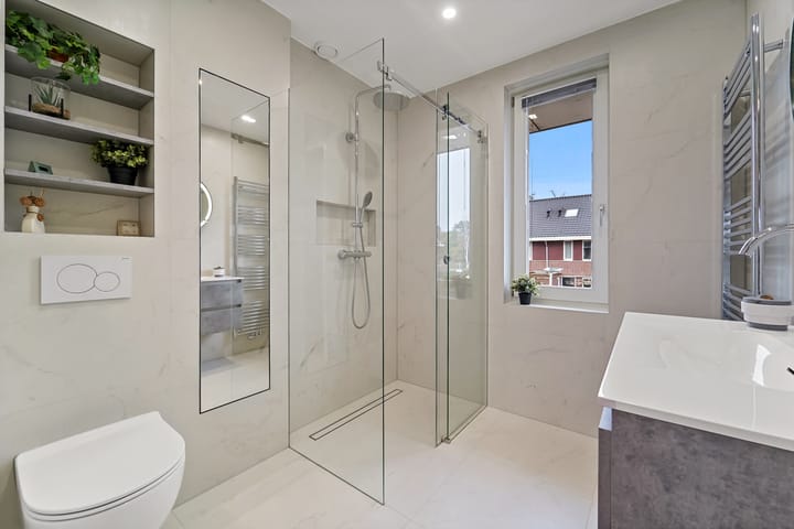 Photo 23 of Narcisstraat 39