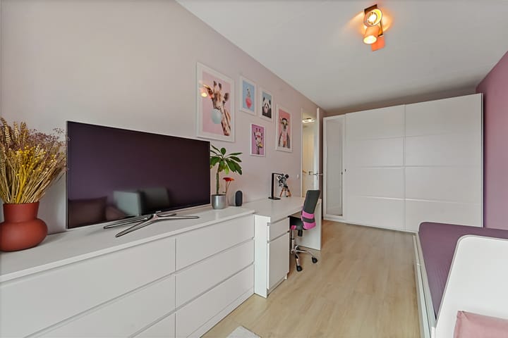 Photo 22 of Narcisstraat 39