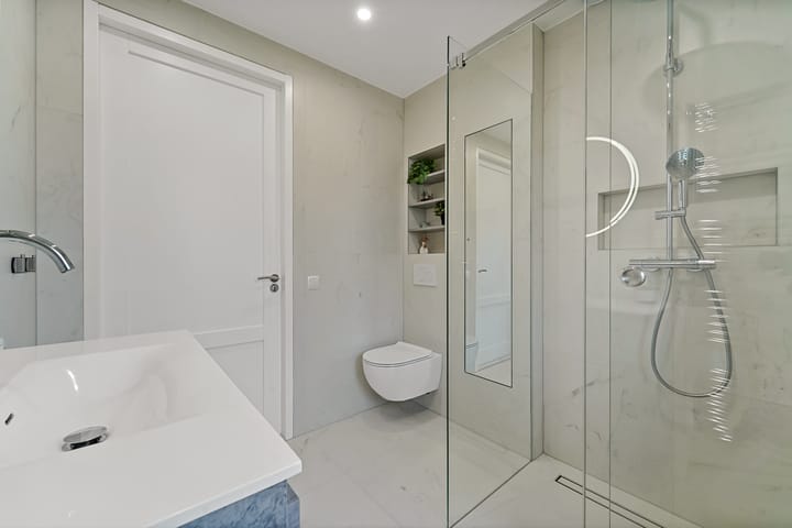 Photo 24 of Narcisstraat 39