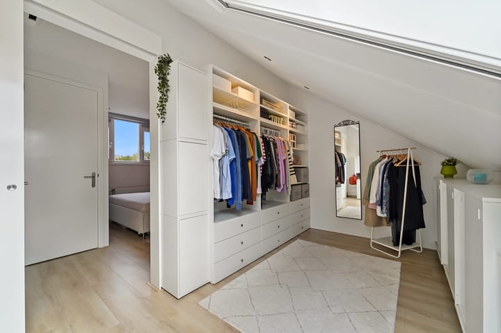 Photo 32 of Narcisstraat 39