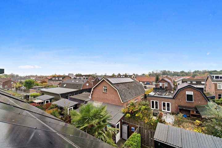 Photo 33 of Narcisstraat 39