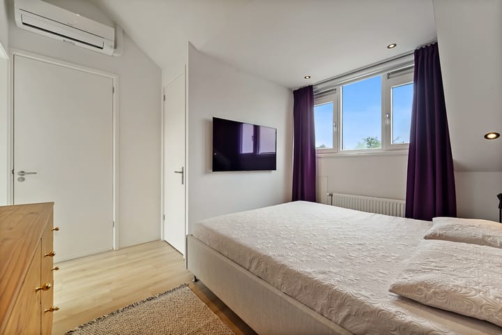 Photo 37 of Narcisstraat 39