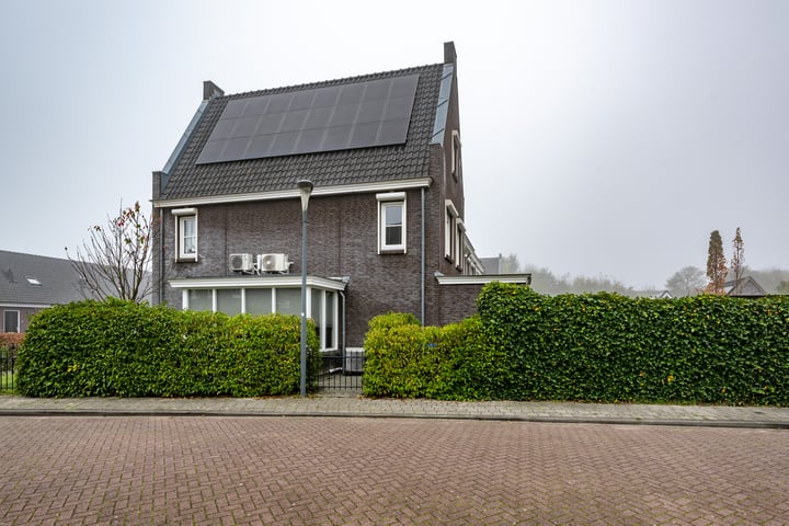 Bekijk foto 33 van Beukenlaan 17