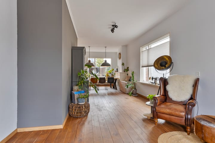 Photo 7 of Emmastraat 80