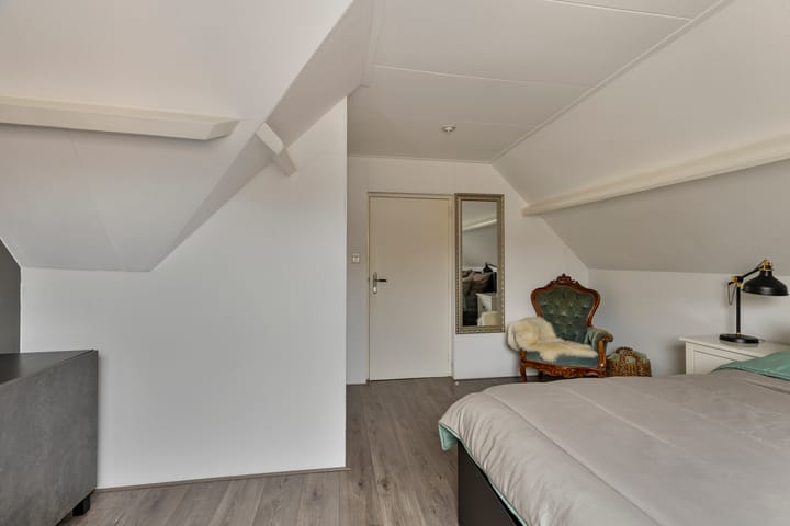 Photo 16 of Emmastraat 80