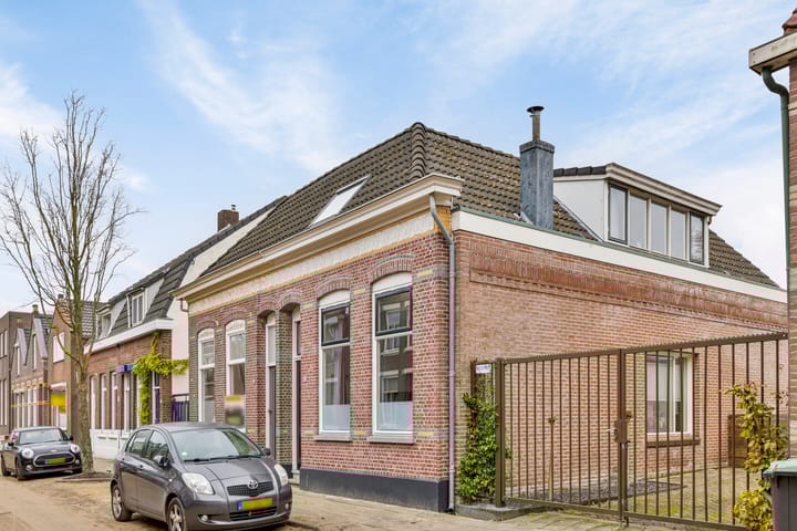 Photo 27 of Emmastraat 80