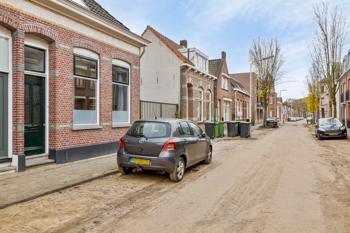 Photo 28 of Emmastraat 80