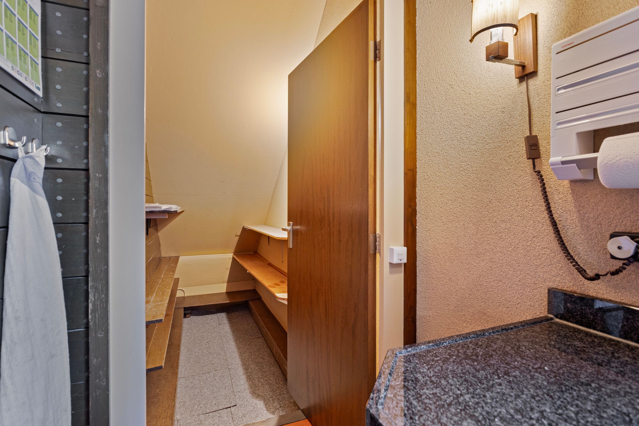 Foto 18 van Van Hogendorpstraat 3