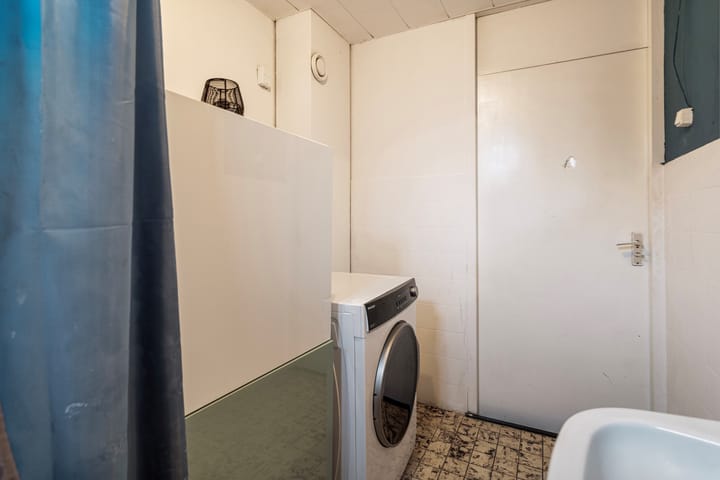 Photo 17 of Eggelstraat 13