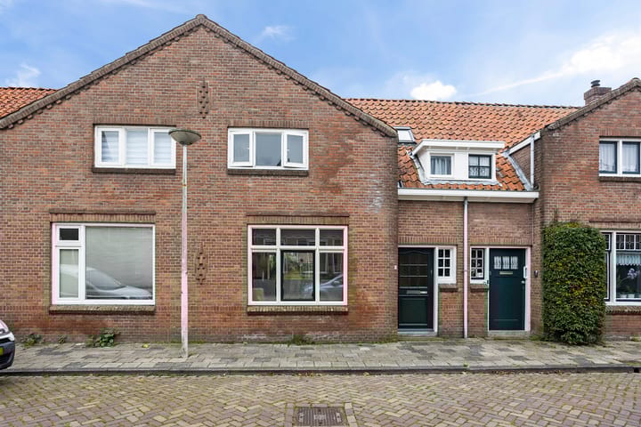 Photo 1 of Albertine Agnesstraat 5