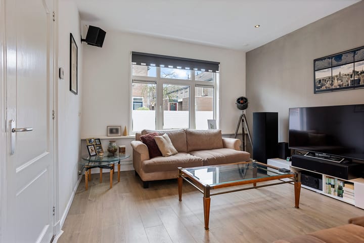 Photo 6 of Albertine Agnesstraat 5