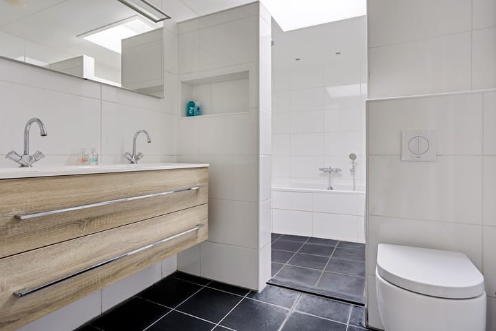 Photo 18 of Albertine Agnesstraat 5