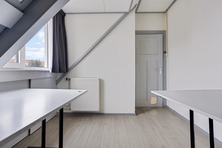 Photo 23 of Albertine Agnesstraat 5