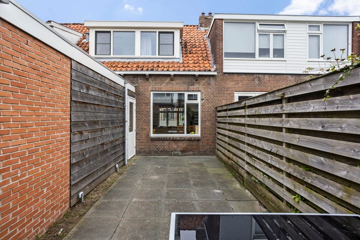 Photo 32 of Albertine Agnesstraat 5