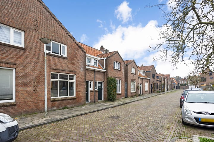 Photo 33 of Albertine Agnesstraat 5