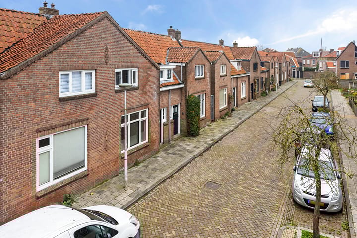 Photo 36 of Albertine Agnesstraat 5