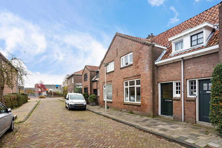 Bekijk foto 34 van Albertine Agnesstraat 5