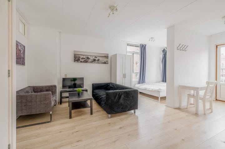 Photo 11 of Bernardus Gewinstraat 36-D