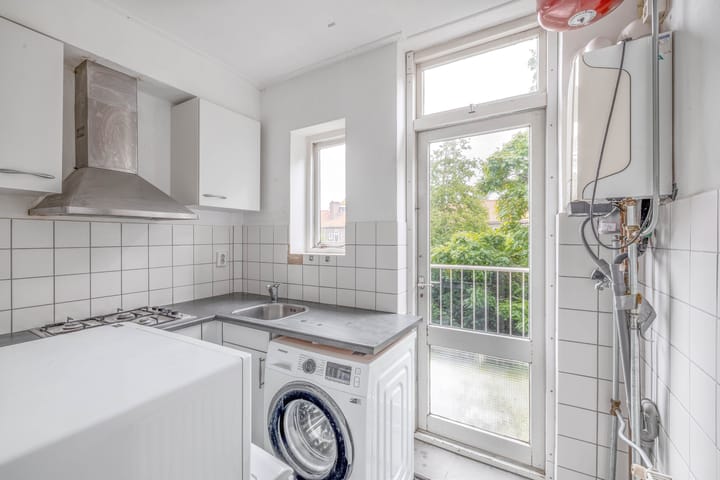 Photo 16 of Bernardus Gewinstraat 36-D