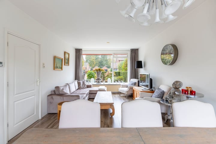 Photo 10 of Van Hogendorplaan 53