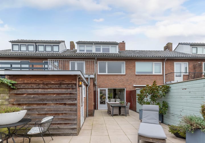 Photo 18 of Van Hogendorplaan 53