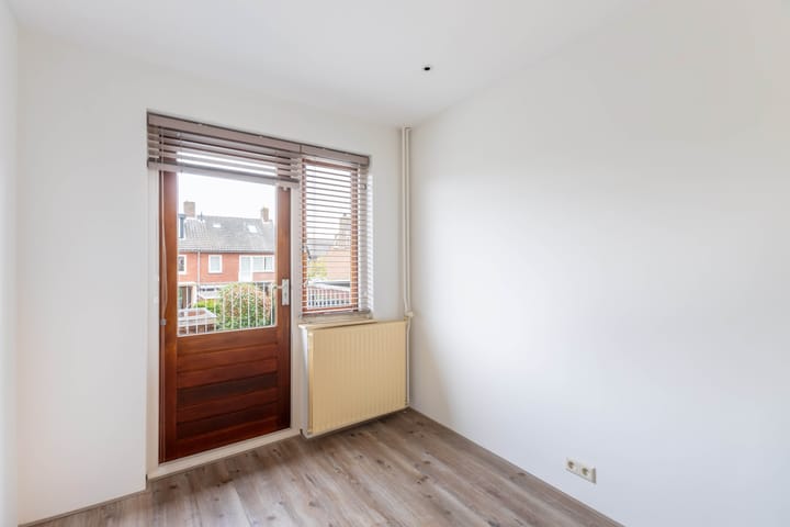 Photo 23 of Van Hogendorplaan 53