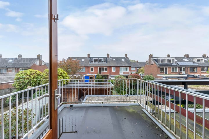 Photo 24 of Van Hogendorplaan 53