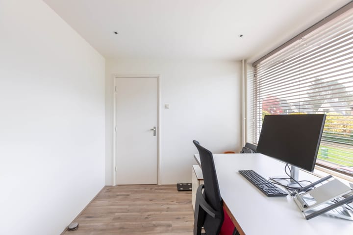 Photo 25 of Van Hogendorplaan 53