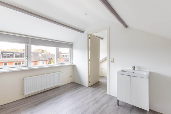 Photo 30 of Van Hogendorplaan 53